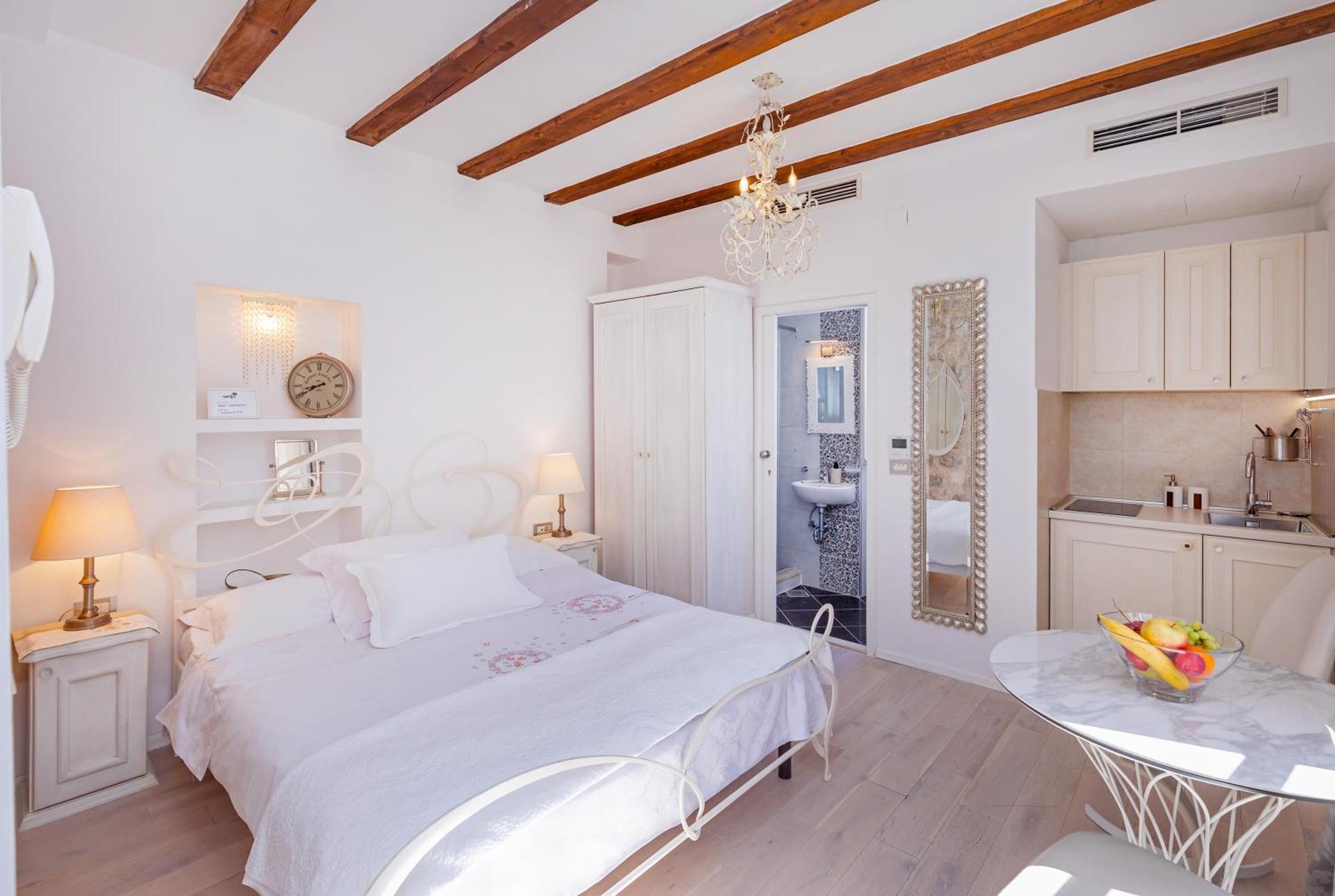 Apartment Roko House *